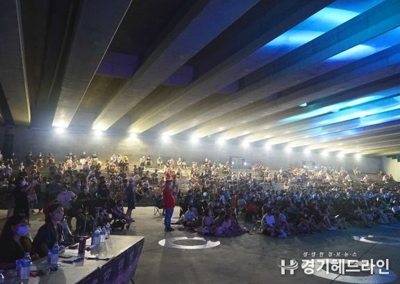 <다리 밑 영화관 시네마 콘서트> 현장
