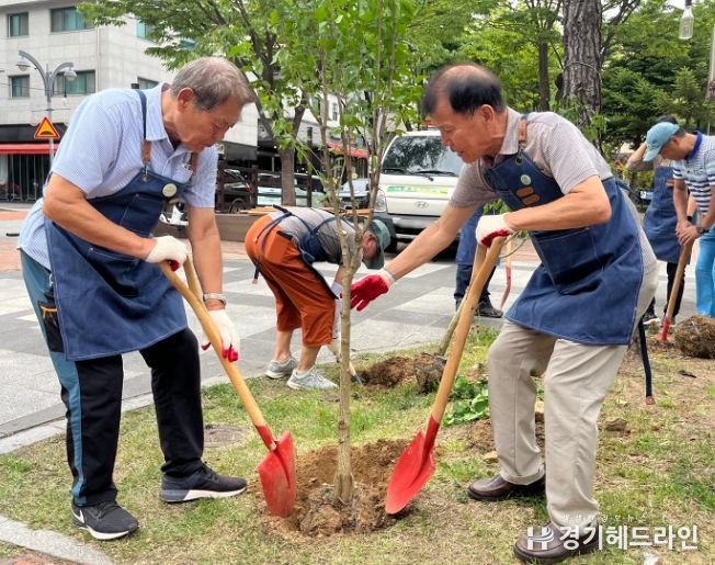 수원특례시 영통구, 물봉선어린이공원에 주민참여 영통새빛정원 조성