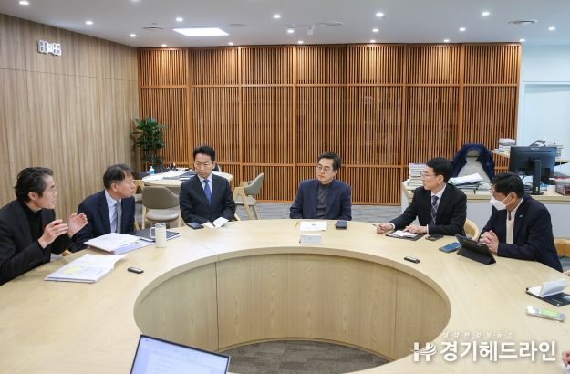 폭설 복구 현장 다녀온 김동연 경기도지사, 현장 목소리 반영한 대책 마련 지시 “선 집행, 후 정산 등 최대한 빠르게 현장 복구에 쓰이도록 대책 마련해야”
