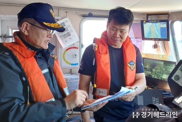 중부해경청장 서산 고파도 전복 사고 현장에서 수색구조에 만전