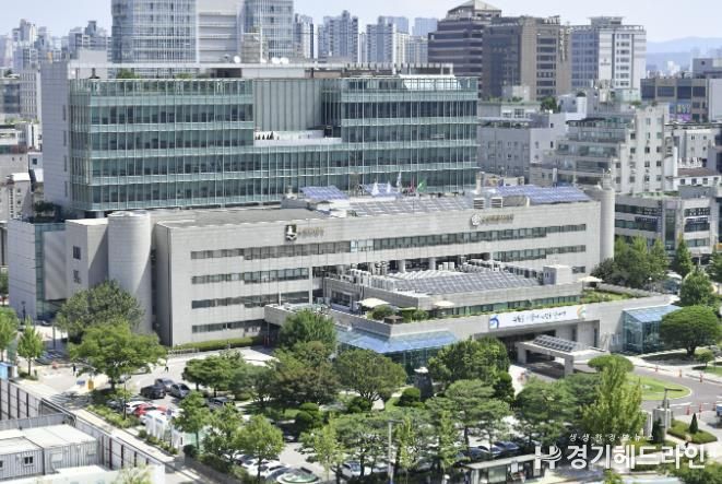 수원특례시청 전경