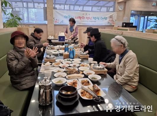 수원시 팔달구 고등동, 2월 생신 독거 어르신 위한‘사랑의 생신 밥상’진행