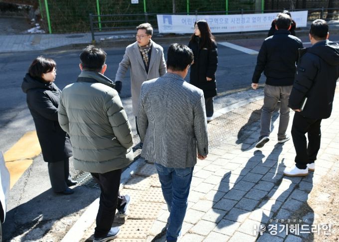 수원특례시 영통구,'영통 생생현장 해결단' 태장로7번길 일원 통행로 현장 점검