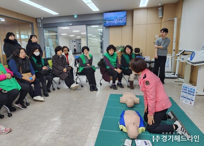 수원특례시 영통구 매탄3동 새마을부녀회, 심폐소생술 교육 실시