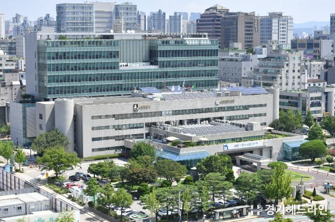 수원특례시청 전경
