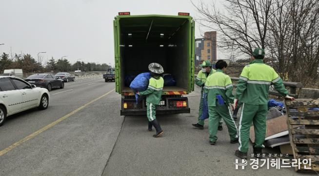수원특례시 권선구, 대황교동 비상활주로 주변 합동 대청소 실시