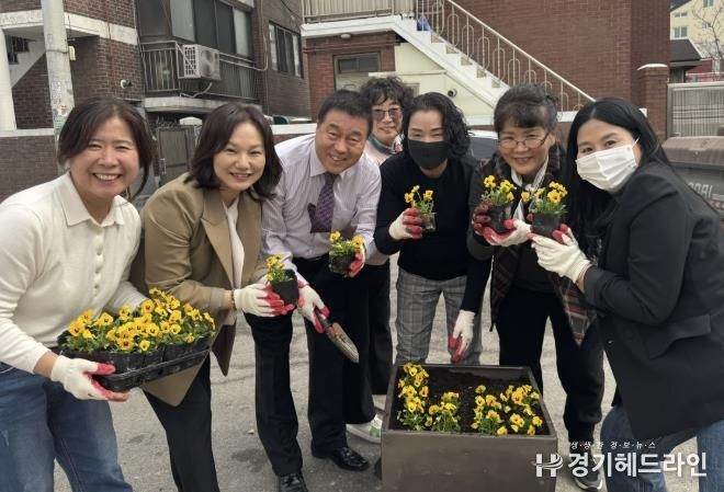 수원특례시 장안구 연무동, 주민들과 함께 마을화단 조성