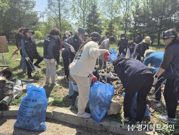 수원특례시 권선구, 아이파크 10단지 주변 합동 대청소 실시
