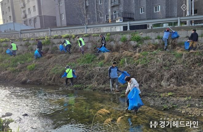 포천 선단동, 봄맞이 하천 변 대청소로 쾌적한 산책길 조성