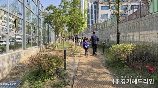 옥정호수초등학교-양주시 협력, 학교 앞 방치된 녹지공간 아름다운 등하굣길로 탄생 사진