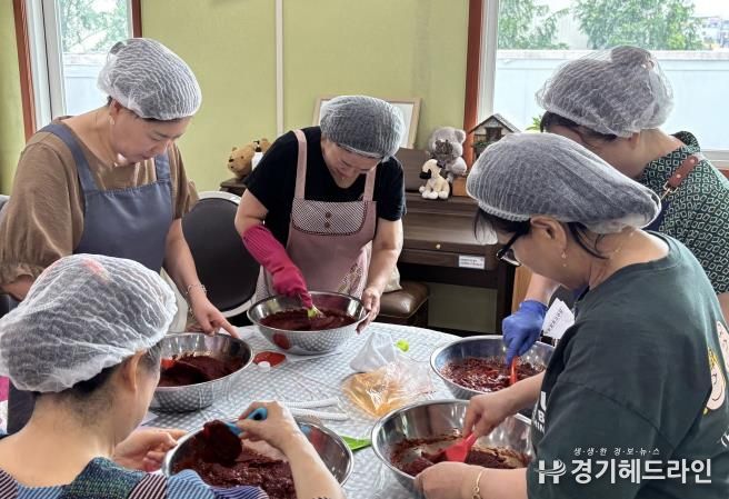 수원특례시 장안구 조원2동, 즉석 고추장 만들기 체험 진행
