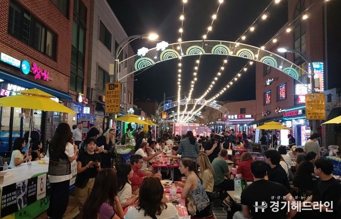 장안문거북시장에서 열린 ‘별주부전 야장(夜場)’