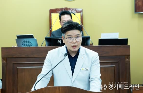 5분 자유발언을 통해 책임있는 감사의 중요성을 언급하고 있는 최영보 의원