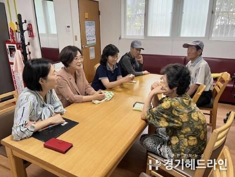 수원특례시 영통구 매탄3동 김병목 동장, 관내 경로당 순회하며 어르신께 첫 인사