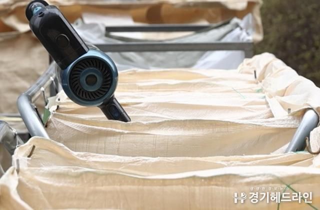 아파트 내 설치된 폐가전 수거함