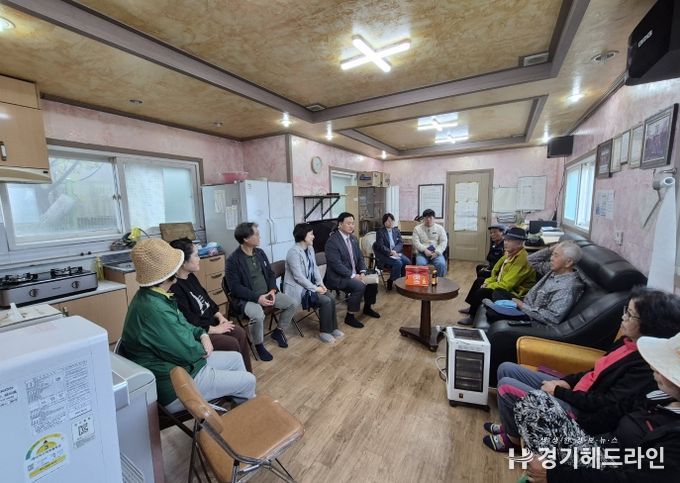 고준호 도의원 조례로 미등록경로당도 경기도 경로당 환경개선 공모사업 자격 부여, 공모 앞두고 파주 조리·광탄 현장 방문