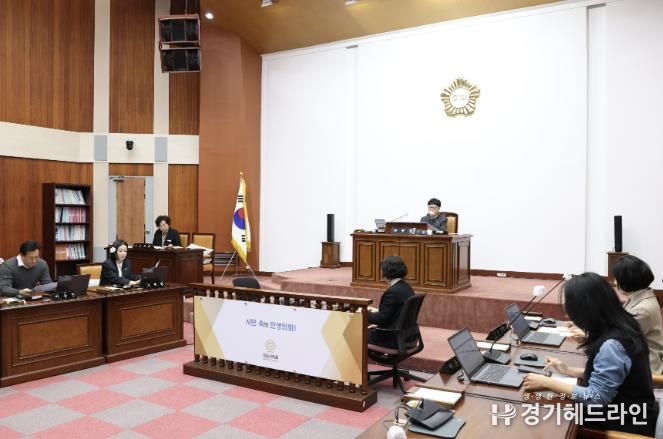 군포시의회는 10월 28일 폐회 중 의회운영위원회를 개최, 제284회 임시회 의사일정을 확정했다.