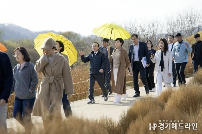 연천군, 경기도의회 의원 ‘임진강 댑싸리 정원’ 현지 확인