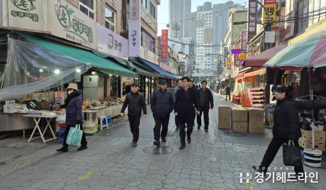 한상욱 처인구청장이 7일 용인중앙시장을 비롯해 지역내 기관과 단체를 방문해 현장의 목소리를 경청했다.