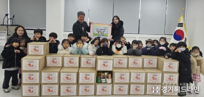 고양시 탄현2동, 산새어린이집에서 설맞이 식품꾸러미 기부