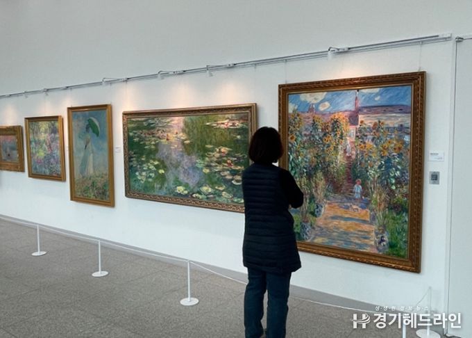 모담도서관 화랑 모습