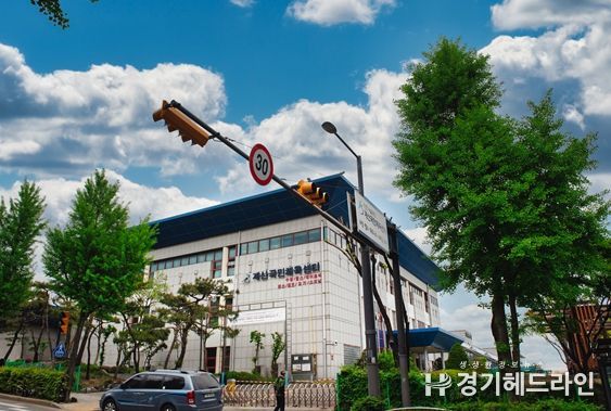 인천시설공단(이사장 김재보) 계산국민체육센터가 내달 4월부터 수요자 중심의 차별화된 맞춤 프로그램을 신규 개설하여 운영을 시작한다.