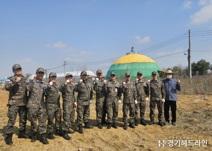 해군 제2함대 2훈련전대 해상훈련대 군 간부들의 따뜻한 손길, 농촌봉사로 지역사회 기여