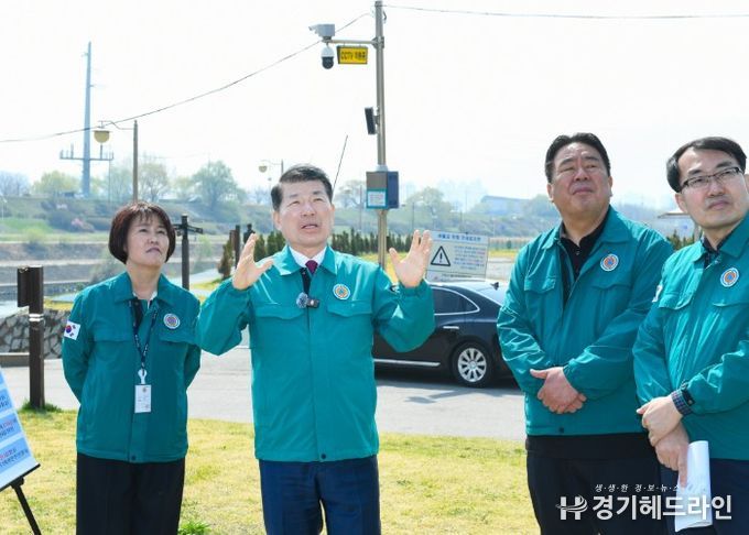 백경현 구리시장 주재로 인명피해 우려지역 현장점검을 실시하고 있다.