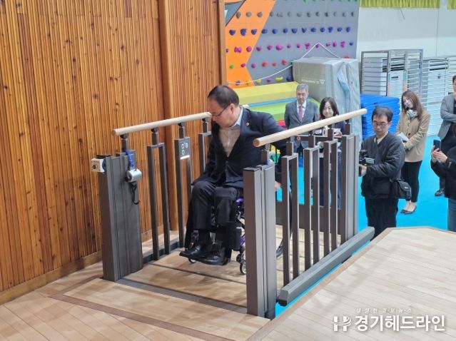 박재용 의원, 교육현장 무대 접근성 체험... 포용적 환경 조성 논의